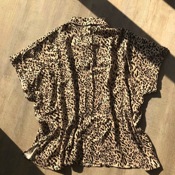 H&M button down tee - Picture 2 of 3